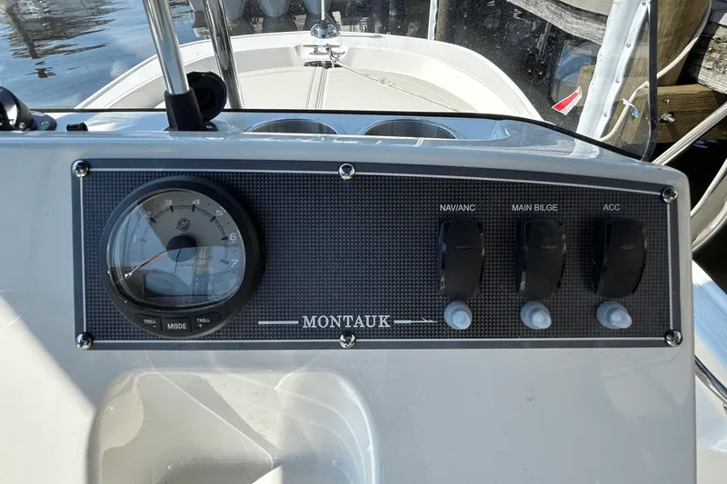 Slide: The Image of Boston Whaler 150 Montauk 2026 - 11
