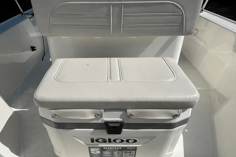 Slide: The Image of Boston Whaler 150 Montauk 2026 - 16