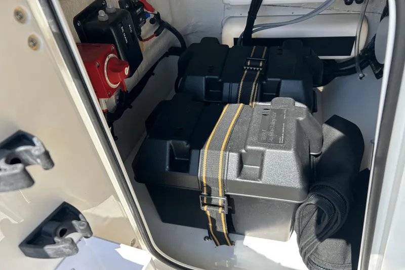 Slide: The Image of Boston Whaler 150 Montauk 2026 - 20