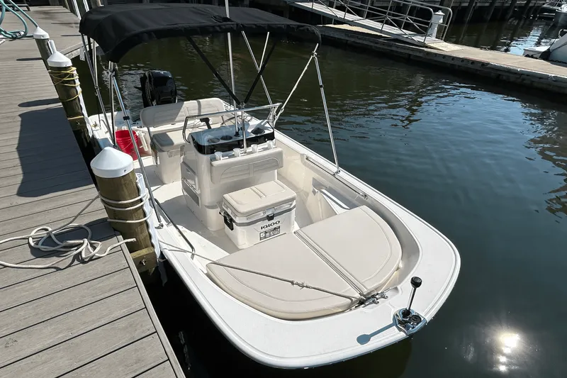 Slide: The Image of Boston Whaler 150 Montauk 2026 - 5