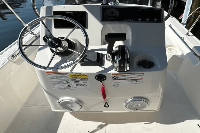 Slide: The Image of Boston Whaler 150 Montauk 2026 - 8