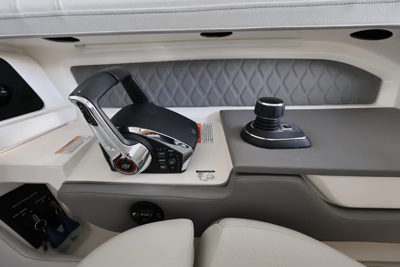 Slide: The Image of Sea Ray SLX 310 Outboard 2026 - 17