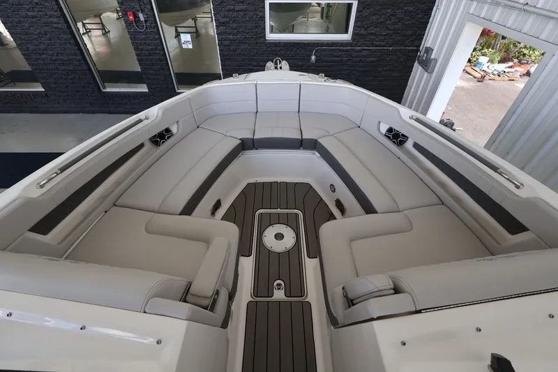 Slide: The Image of Sea Ray SLX 310 Outboard 2026 - 19