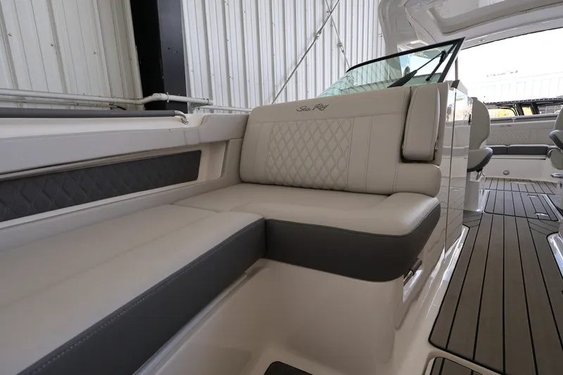 Slide: The Image of Sea Ray SLX 310 Outboard 2026 - 20