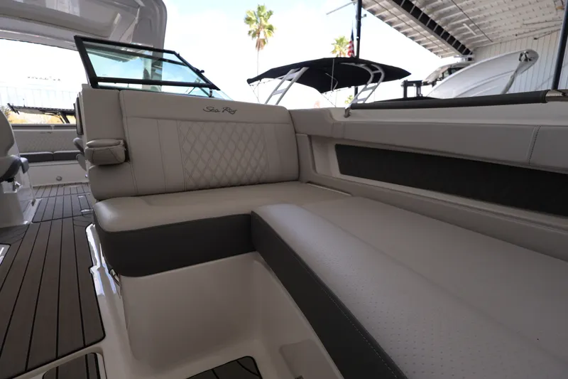 Slide: The Image of Sea Ray SLX 310 Outboard 2026 - 21