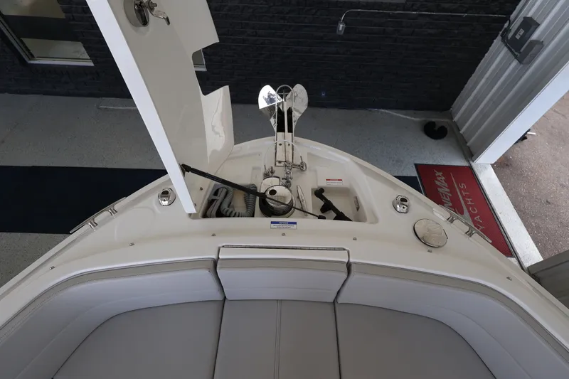 Slide: The Image of Sea Ray SLX 310 Outboard 2026 - 23