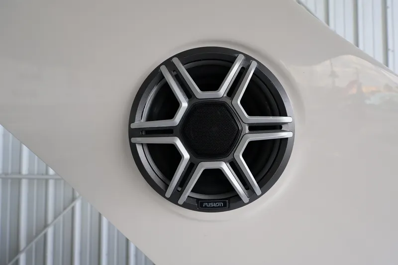 Slide: The Image of Sea Ray SLX 310 Outboard 2026 - 24