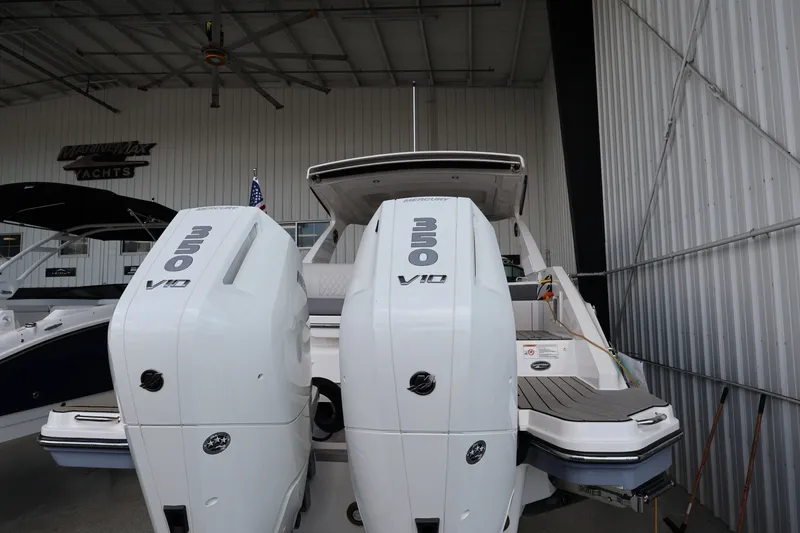 Slide: The Image of Sea Ray SLX 310 Outboard 2026 - 25