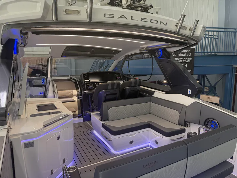 Slide: The Image of Galeon 325 GTO 2024 - 12