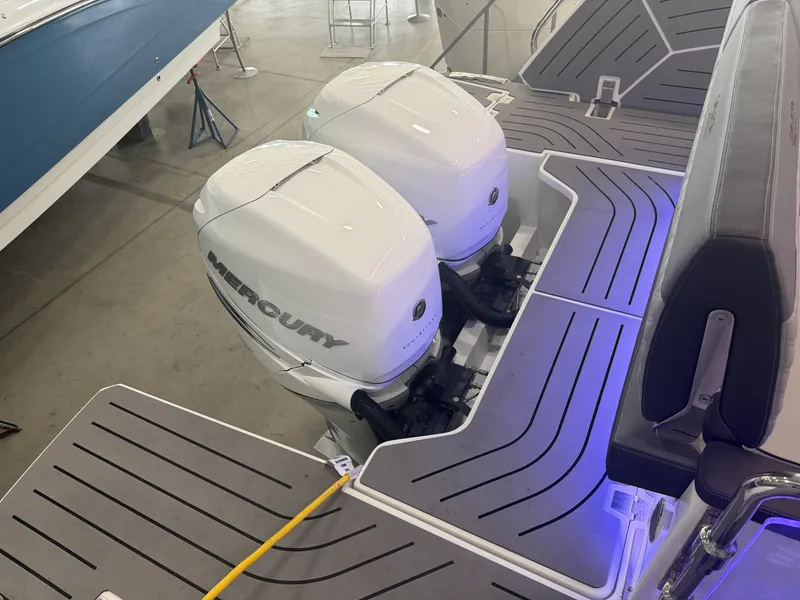 Slide: The Image of Galeon 325 GTO 2024 - 15