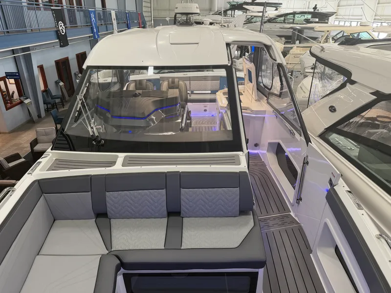 Slide: The Image of Galeon 325 GTO 2024 - 29