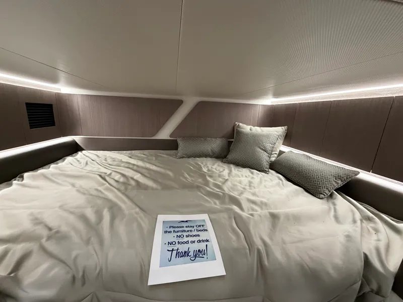 Slide: The Image of Galeon 325 GTO 2024 - 34