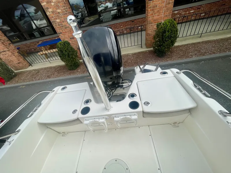 Slide: The Image of Boston Whaler 170 Dauntless 2017 - 3