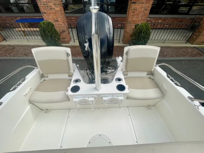 Slide: The Image of Boston Whaler 170 Dauntless 2017 - 4