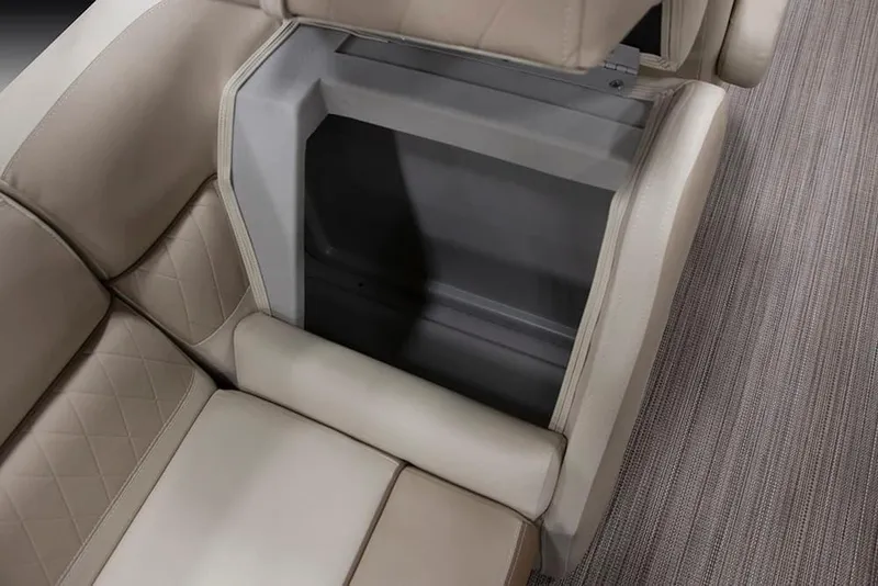 Slide: The Image of Veranda VISTA VIEW 22RC 2022 boat seat storage compartment. - 23