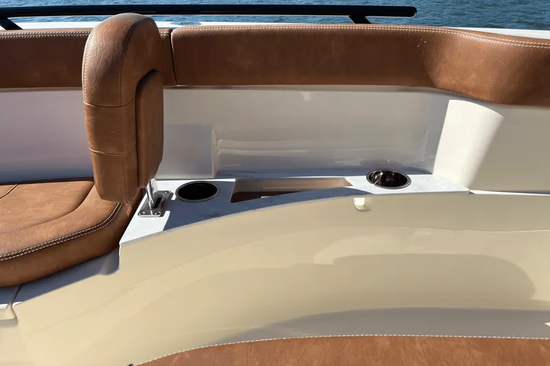 Slide: The Image of Scout 240 XSF 2026 - 23