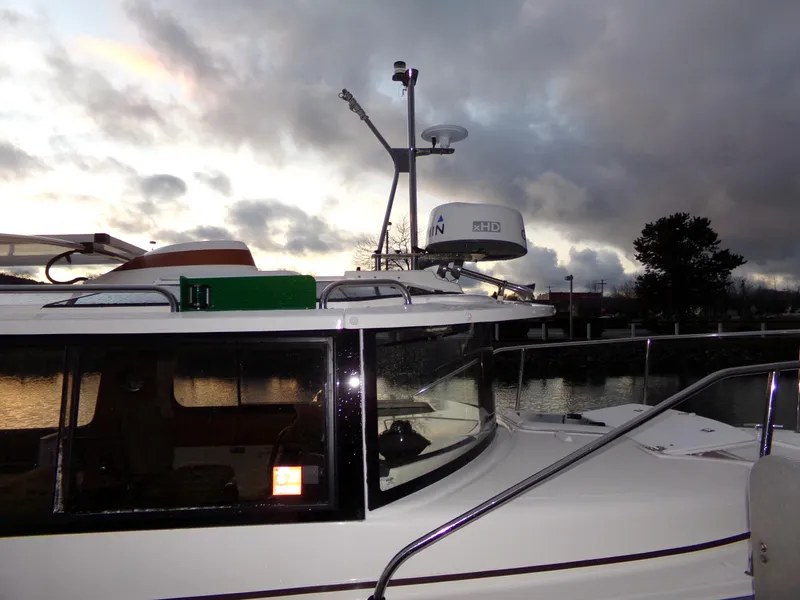 Slide: The Image of Ranger Tug R-27 2021 - 25