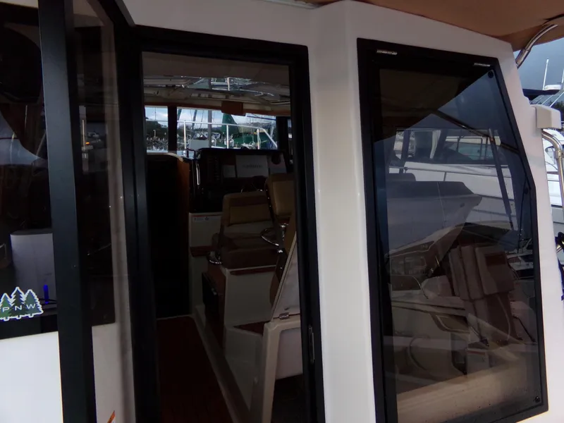 Slide: The Image of Ranger Tug R-27 2021 - 33