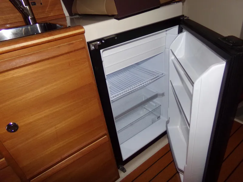 Slide: The Image of Ranger Tug R-27 2021 - 36