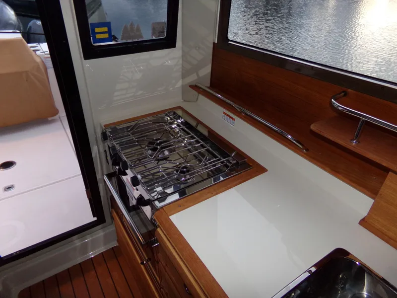 Slide: The Image of Ranger Tug R-27 2021 - 39