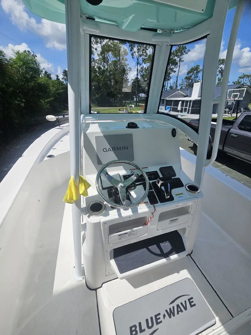 Slide: The Image of Blue wave 28 Pure Bay 2022 - 7