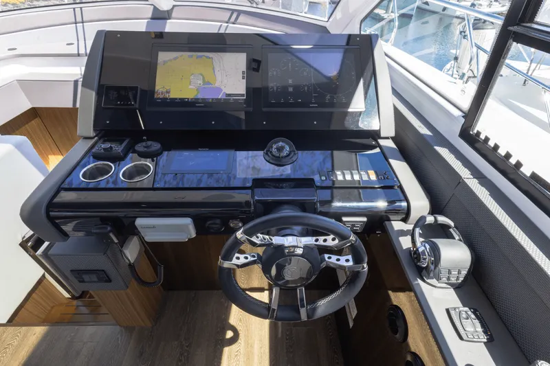 Slide: The Image of Cruisers Yachts 60 CANTIUS 2021 - 11