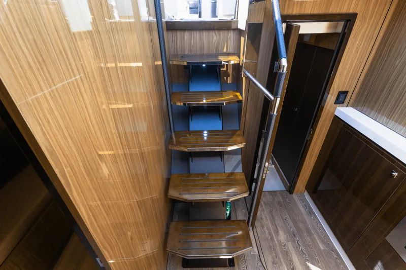 Slide: The Image of Cruisers Yachts 60 CANTIUS 2021 - 13