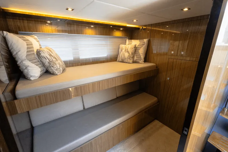 Slide: The Image of Cruisers Yachts 60 CANTIUS 2021 - 16