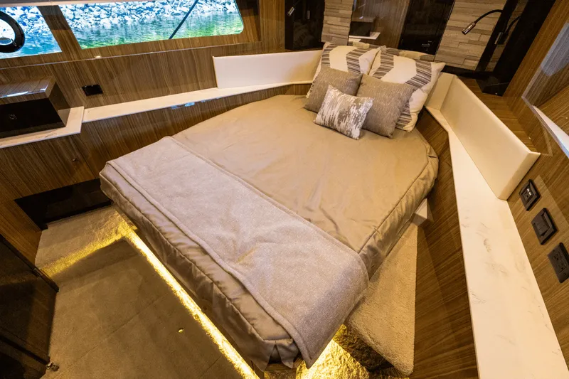 Slide: The Image of Cruisers Yachts 60 CANTIUS 2021 - 20