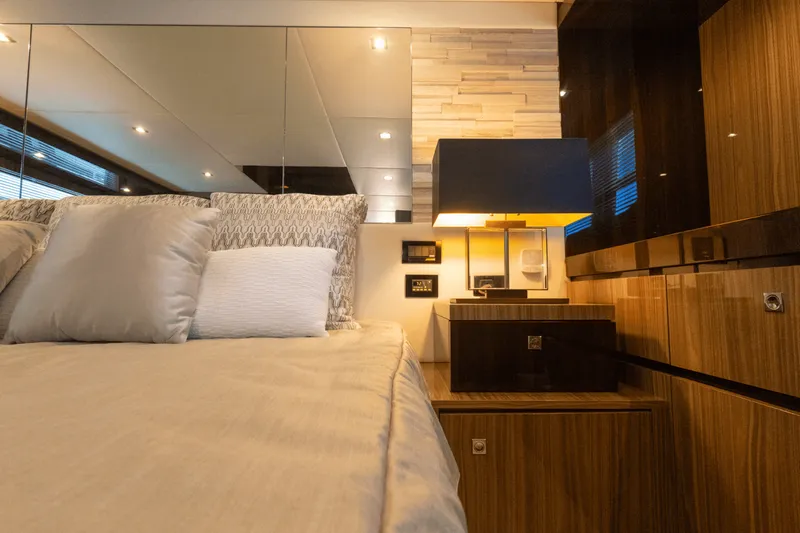 Slide: The Image of Cruisers Yachts 60 CANTIUS 2021 - 28