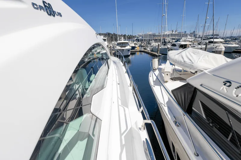 Slide: The Image of Cruisers Yachts 60 CANTIUS 2021 - 38