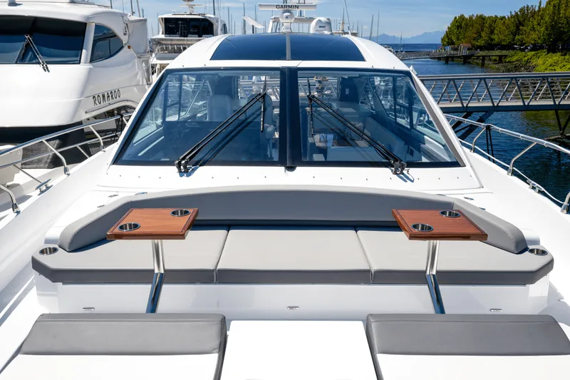 Slide: The Image of Cruisers Yachts 60 CANTIUS 2021 - 39