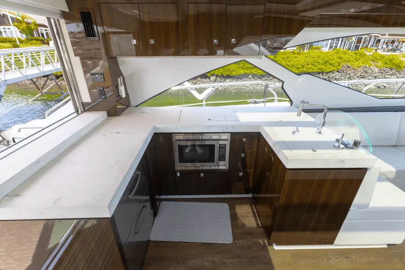 Slide: The Image of Cruisers Yachts 60 CANTIUS 2021 - 4