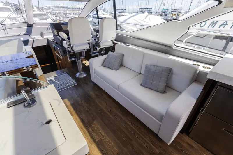 Slide: The Image of Cruisers Yachts 60 CANTIUS 2021 - 7