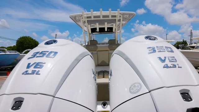 Slide: The Image of Key West Boats 291 FS 2025 - 17