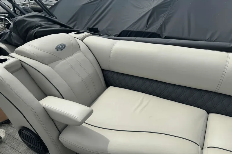 Slide: The Image of Barletta L21U 2019 - 11