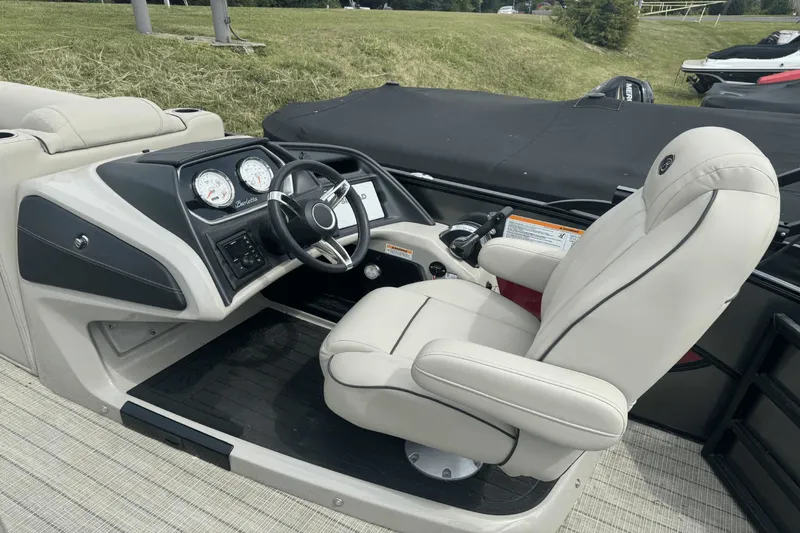 Slide: The Image of Barletta L21U 2019 - 12