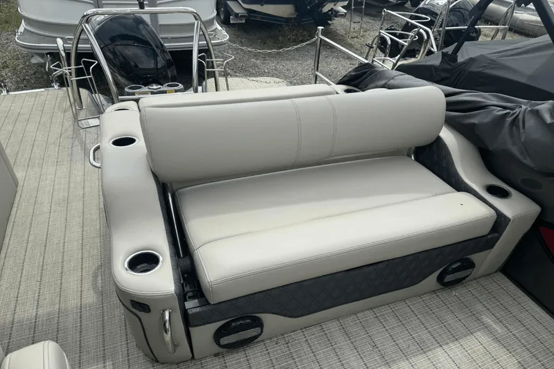 Slide: The Image of Barletta L21U 2019 - 16