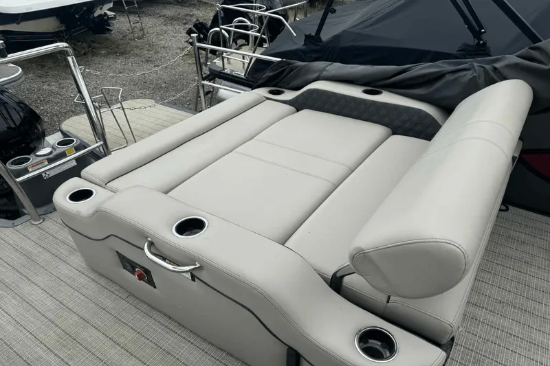 Slide: The Image of Barletta L21U 2019 - 17