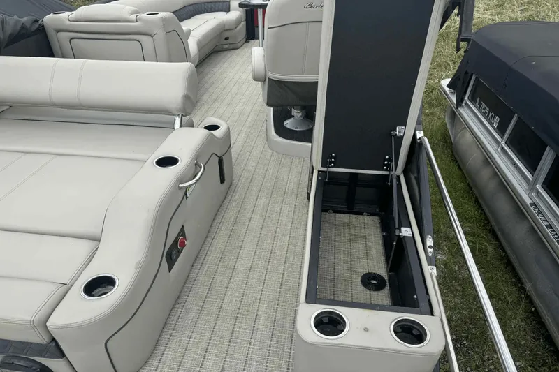 Slide: The Image of Barletta L21U 2019 - 8