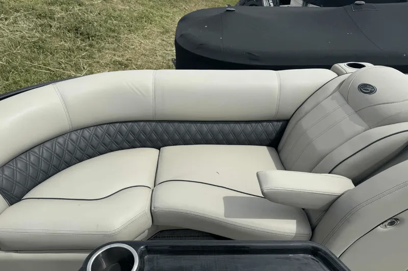 Slide: The Image of Barletta L21U 2019 - 9