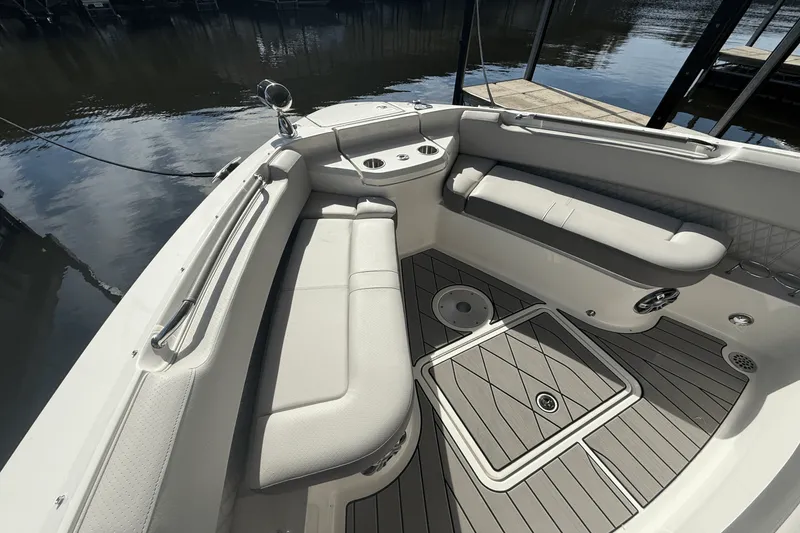 Slide: The Image of Sea Ray SLX 400 2026 - 29