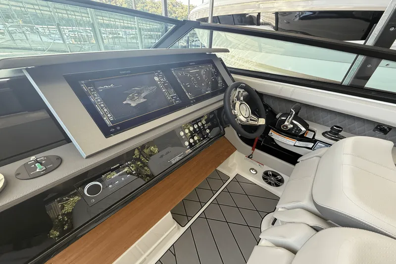 Slide: The Image of Sea Ray SLX 400 2026 - 8