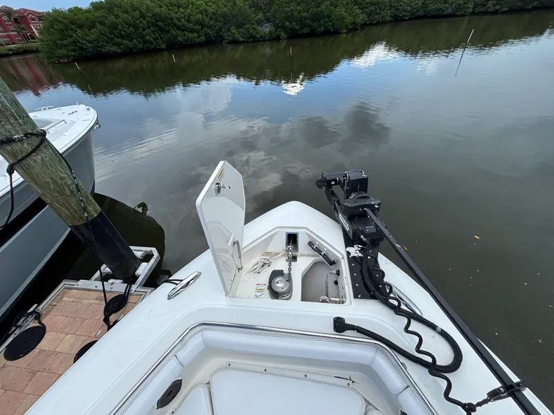 Slide: The Image of Boston Whaler 350 Outrage 2022 - 16