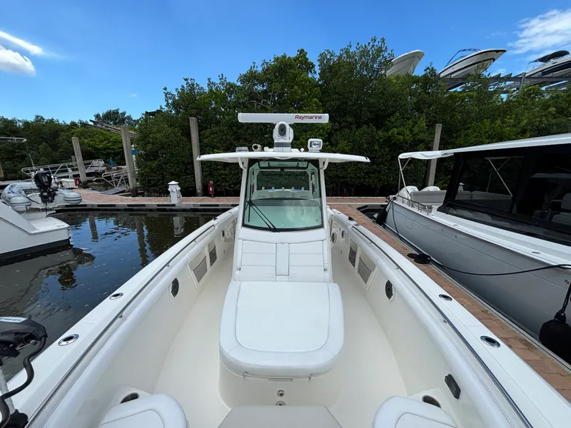 Slide: The Image of Boston Whaler 350 Outrage 2022 - 17