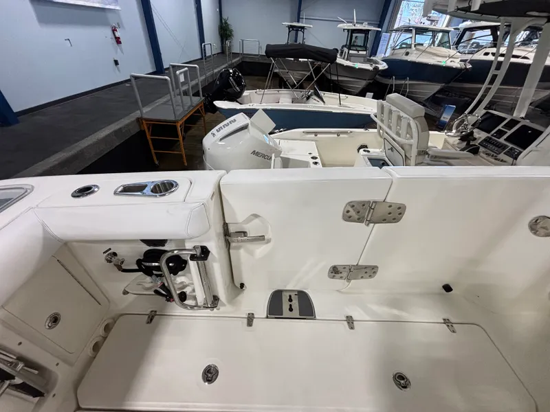 Slide: The Image of Boston Whaler 350 Outrage 2022 - 27