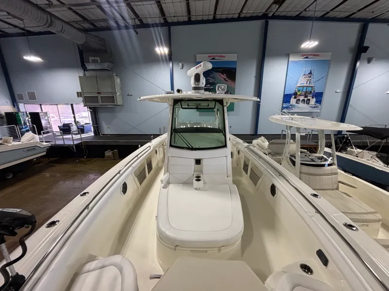Slide: The Image of Boston Whaler 350 Outrage 2022 - 36