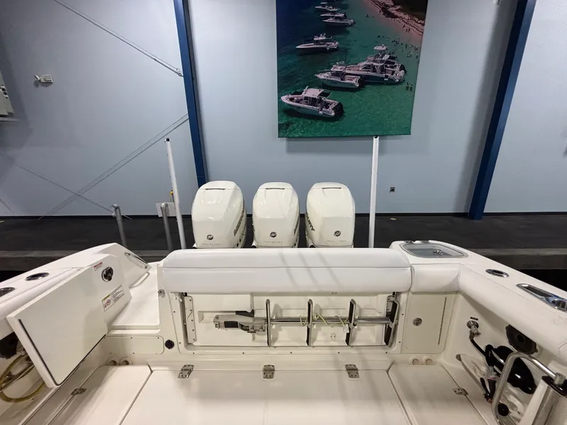Slide: The Image of Boston Whaler 350 Outrage 2022 - 4
