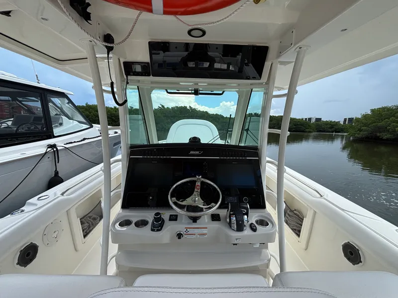Slide: The Image of Boston Whaler 350 Outrage 2022 - 9