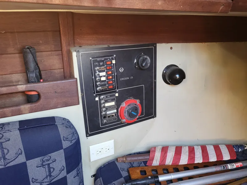 Slide: The Image of Ericson 25+ 1982 - 13